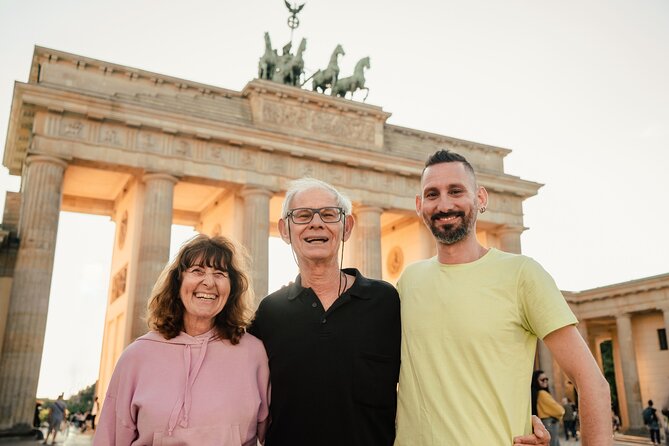 1.5 Hour Cinematic Style Portrait Photoshoot and Tour in Vienna - Volksgarten break: flowers, fountains, and a Greek-style temple