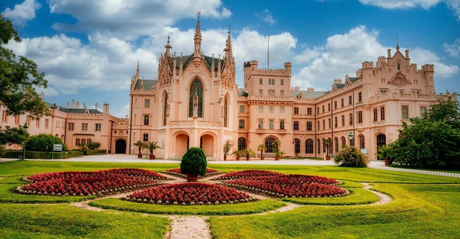 4 castles private day trip from Vienna to South Moravia - Who this private South Moravia day trip suits best