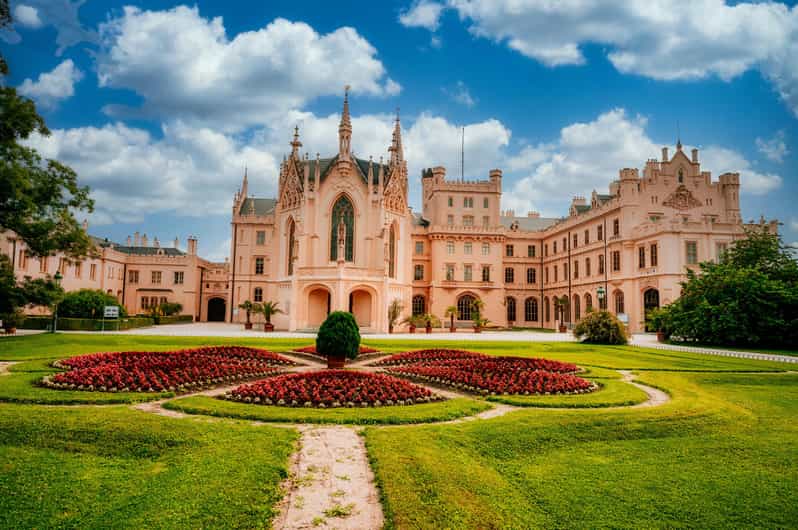 4 castles private day trip from Vienna to South Moravia - How the itinerary timing actually works for your day