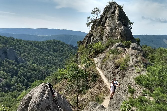 4-Hour Private Alpine Hiking Tour 'In the footsteps of king Lionheart' - Why the $277.60 per person price can be fair value