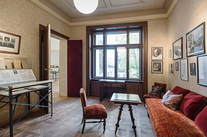 Admission to the Sigmund Freud Museum - The 1930s Films: A Personal Side That Adds Weight to the Story