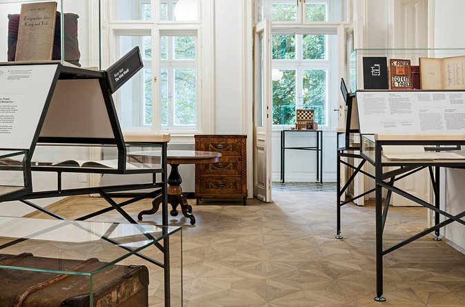 Admission to the Sigmund Freud Museum - Timing, Crowds, and What to Do If the Rooms Feel Noisy