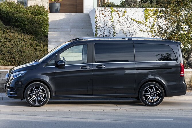 Airport Transfer: Vienna to Vienna Airport VIE by Luxury Van - Airport Day Reliability, in a City That Moves Fast