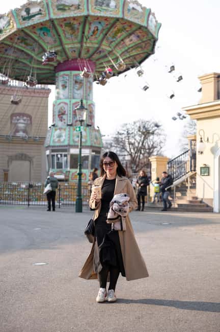 Anniversary & Destination Wedding Photo-shoot in Vienna - A Vienna photoshoot that feels like a quiet walk, not a production