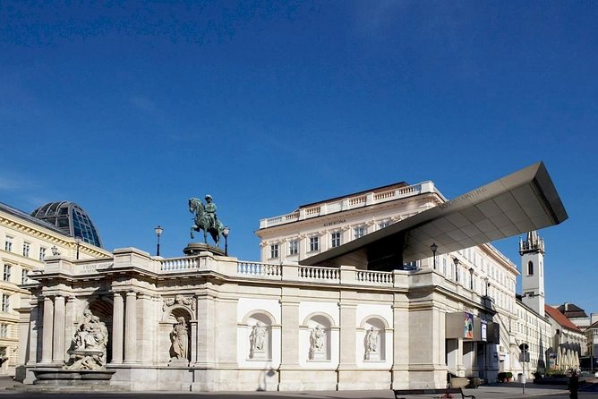 Astonishing Scavenger Hunt: Vienna Dreams Made Of Stone - Turning Innere Stadt into a detective route