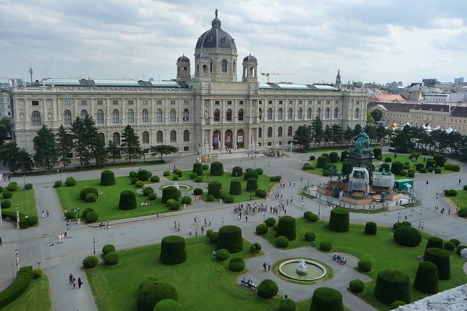 Authentic Experience: When in Vienna, do as the Viennese do! - Stop 1: Schönbrunn Palace, timed with a live guide (and why order matters)