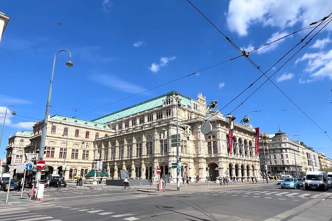 Bites & Sights Vienna Authentic Gourmet Walk - Coffee-house breakfast: the calm start before the big flavors