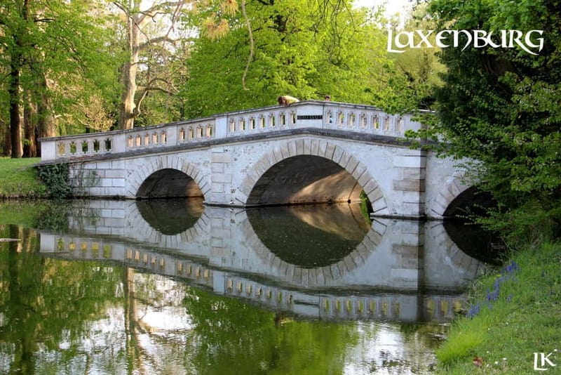Bratislava: DayTrip: Castles around Vienna +underground lake - Seegrotte underground lake: the boat ride you will remember