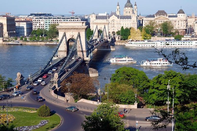 Budapest private day trip from Vienna - Budapest city center on foot: Chain Bridge, Parliament, St. Stephen’s