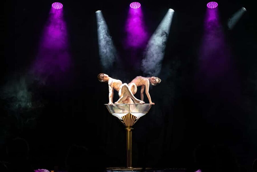 Burlesque Dinner Club in Vienna - Entering The Mirage: what the venue and format really feel like