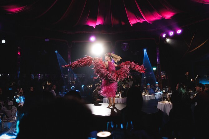 Burlesque Dinner Club The ultimate dinner club experience - The 5.5-hour flow: dinner, two show parts, then the party until 1:00 am