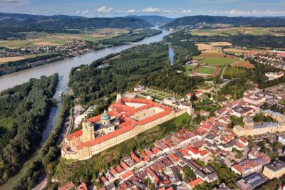 Cesky Krumlov and Wachau Danube Valley Tour from Vienna