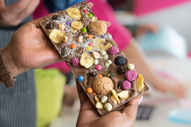 Chocolate workshop in Chocolate Museum Vienna "BO-YO" - What you make: three decorated chocolate bars