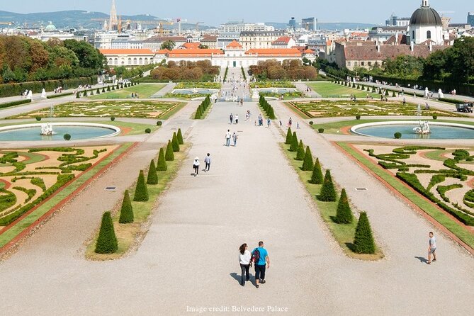 Christmas at Belvedere: 3hr Private Tour of Upper Palace & Market - Should you book this private Christmas tour?