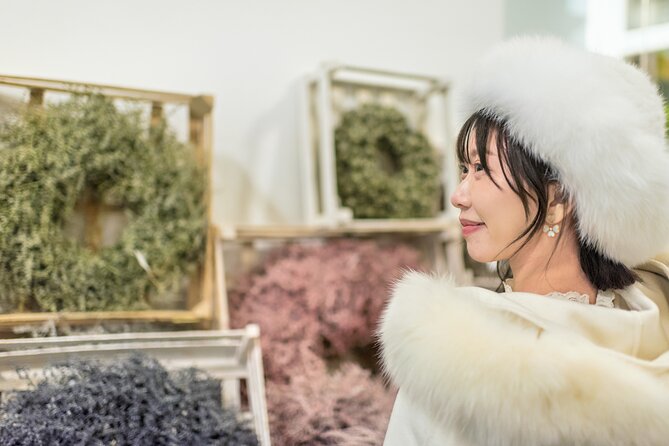 Christmas market photo shoot Vienna - Why a Christmas market photo shoot beats a phone selfie in Vienna
