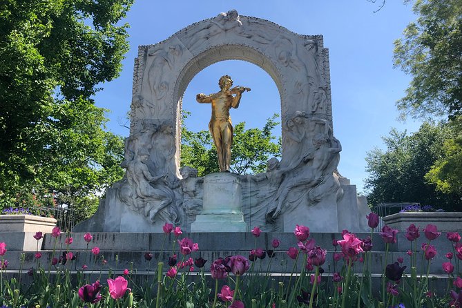 Classic Private City Tour Vienna - Prater and the Giant Ferris Wheel: film backdrop with real-life atmosphere
