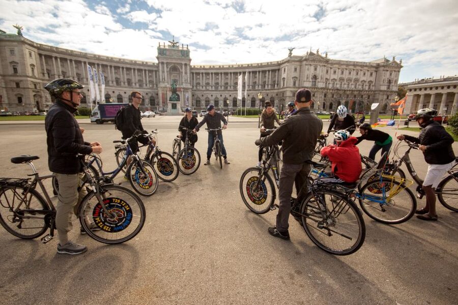 Classic Vienna: 3-Hour Guided Bike Tour - Hofburg Imperial Palace and Heldenplatz: the monarchy centerline