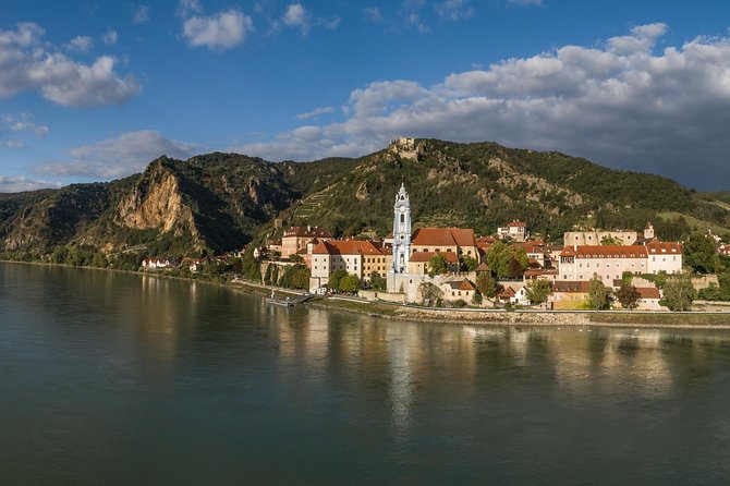 Danube Valley Private Tour with Melk Abbey Skip-the-Line Access from Vienna - Dürnstein: Medieval Streets, the Blue Tower, and Richard the Lionheart