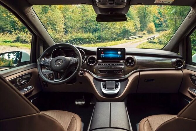Departure by Private Minivan from Vienna to Vienna Airport VIE - Luxury sedan or MB Vito class van, and why it matters