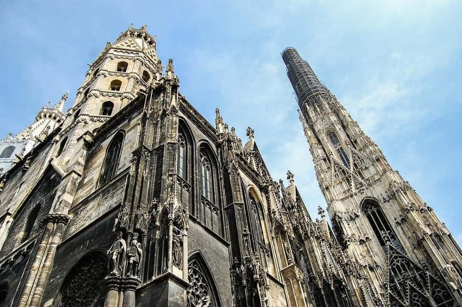 Discover Vienna’s Landmarks in 2 Hours - St. Stephens Cathedral and the Opera, Vienna’s “see it from every angle” duo