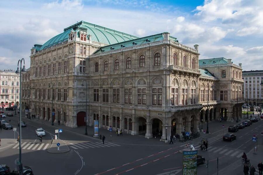 Discover Vienna’s Landmarks in 2 Hours - Ringstrasse civic landmarks: City Hall and Parliament