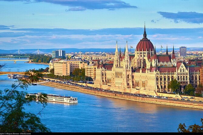 Exclusive Private Budapest Tour from Vienna - Váci Street shopping time that actually makes sense