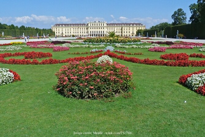 Explore Schönbrunn Palace & Gardens: Private 2.5-hour Guided Tour - Schönbrunn in 2.5 hours: what this tour is really good for