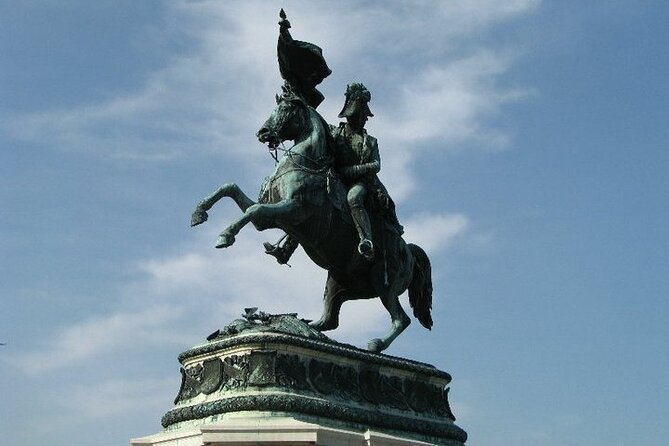 Fall in Love with Vienna in 4h: Hidden Gems- Group Tour - Am Hof and Freyung Passage, plus finding a Last Supper copy