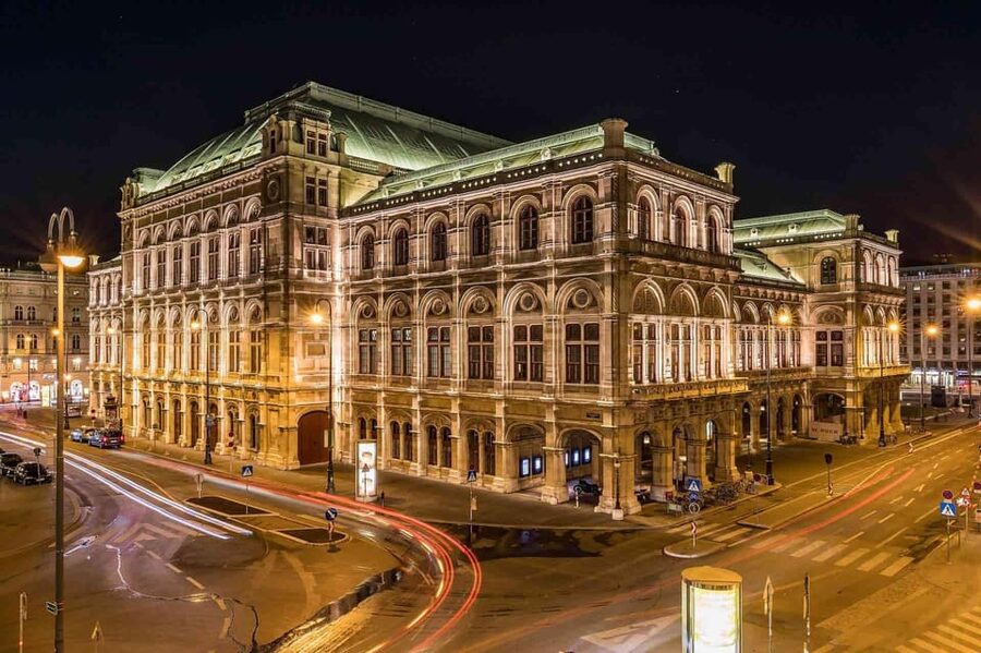 From Prague: Day trip to Vienna - Without a guide: what you gain, and what you should plan for
