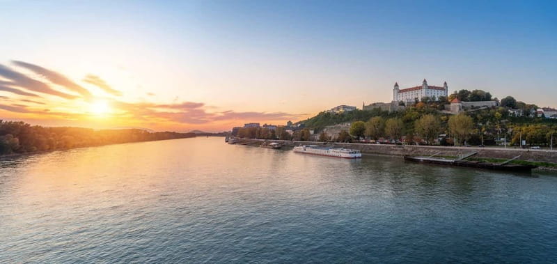 From Vienna: Bratislava & Budapest Guide One Day Tour - Key moments that make this tour worth your time