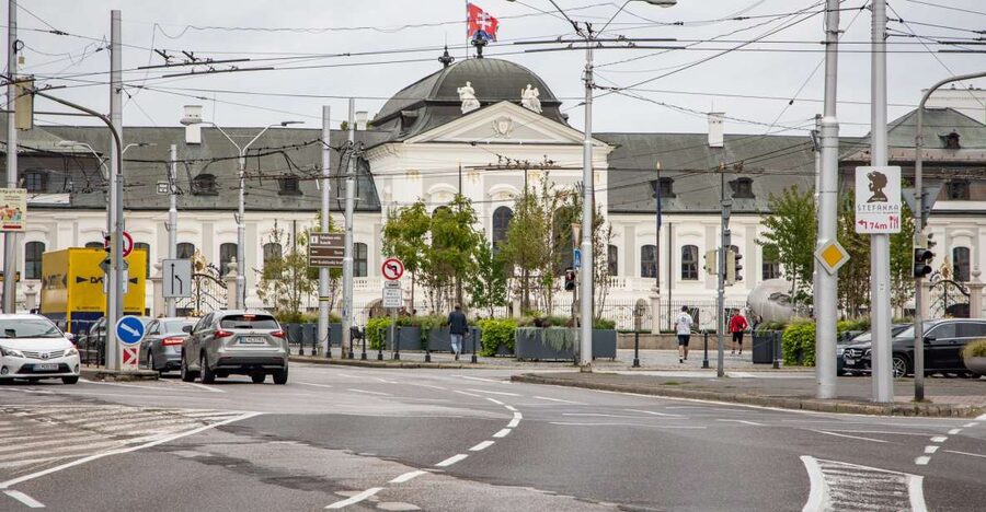 From Vienna: Bratislava Day Trip - The 1-hour panoramic drive: Blue Church to Bratislava Castle views