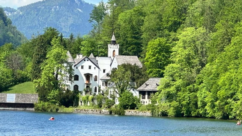 From Vienna: Gmunden, Hallstatt, Salzkammergut Day Tour - Pace and comfort: long road hours, but not a stressful day