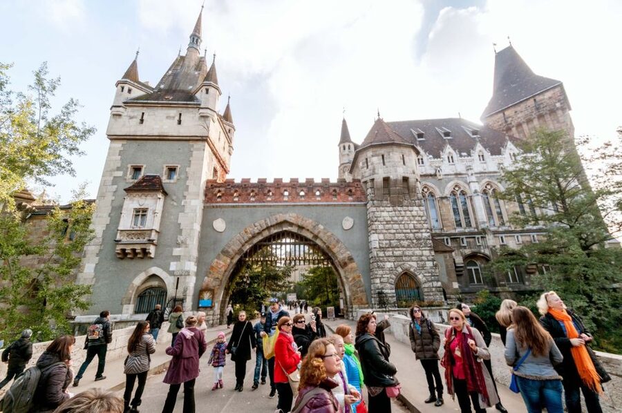 From Vienna: Guided Day Trip to Budapest - Price and value: is $163 a fair deal for a one-day blast?