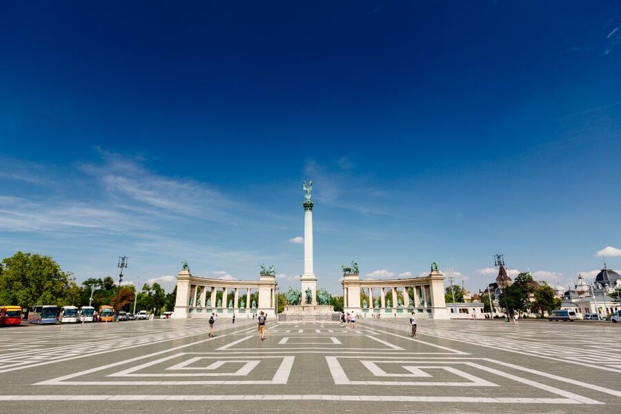 From Vienna: Guided Day Trip to Budapest - The guided city center walk: where your time stops being just sightseeing