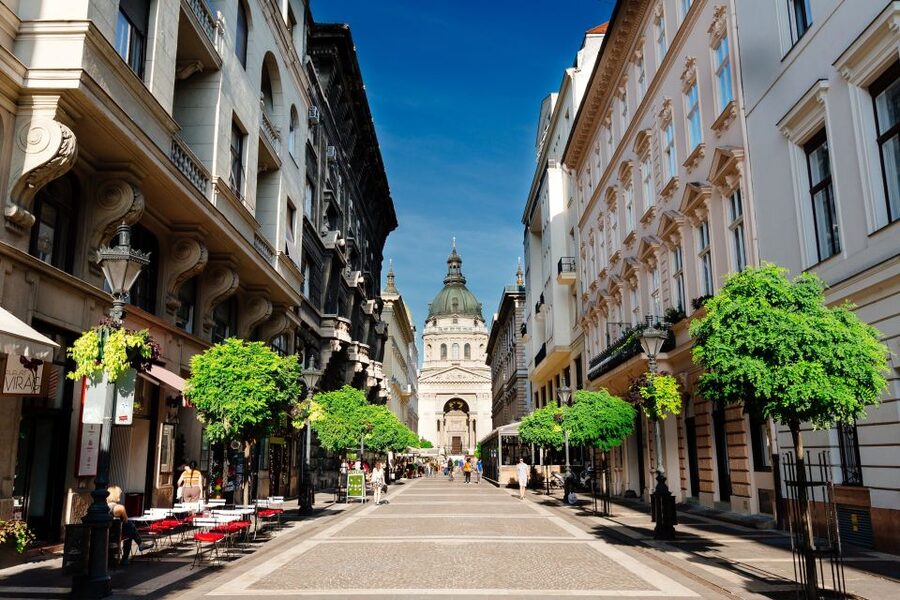 From Vienna: Guided Day Trip to Budapest - Free time in Pest: how to use 3.5 hours like a smart independent explorer