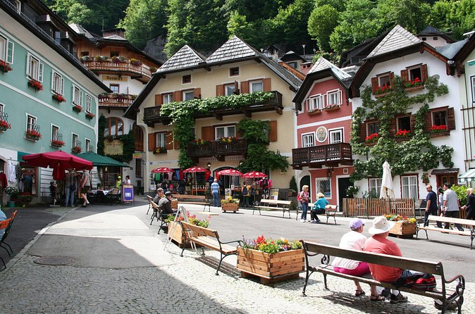 From Vienna: Hallstatt, Salzburg, Melk, Alps & Lakes Day Trip - The Return Leg to Vienna, Coffee Break and Planning Time