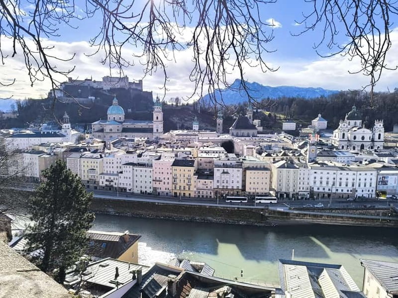 From Vienna: Scenic Hallstatt & Historic Salzburg Day Tour - The guide quality makes or breaks the day