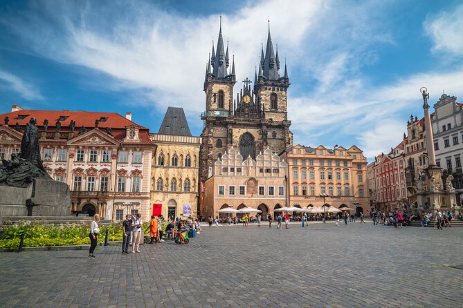 From Vienna to Prague Full Day Trip - Old Town Square and the Astronomical Clock Area: The Best 25 Minutes You Can Spend