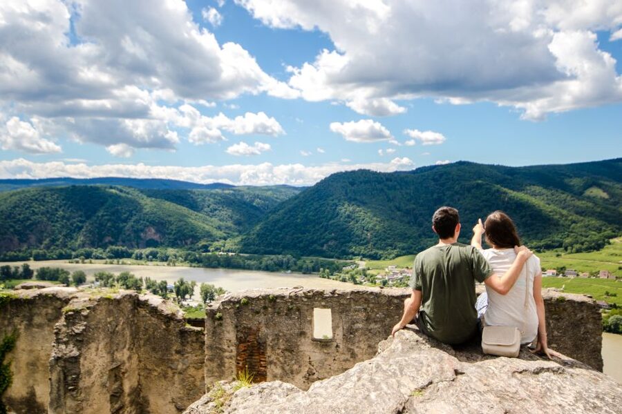 From Vienna: Wachau Valley Day Tour with Wine Tasting - Price and value: what $234 per person is paying for