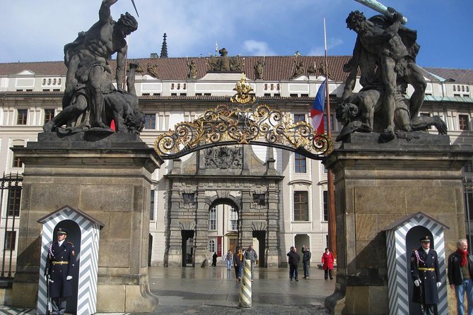 Full-Day Private Trip from Vienna to Prague - Door-to-door: Why this Vienna to Prague day trip makes sense