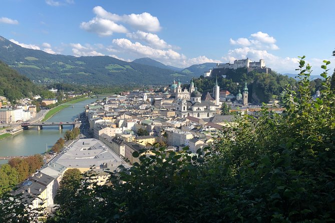 Fully private - SALZBURG, HALLSTATT & MELK ABBEY! - Hallstatt lakeside: the 1-hour town walk that actually gives breathing room
