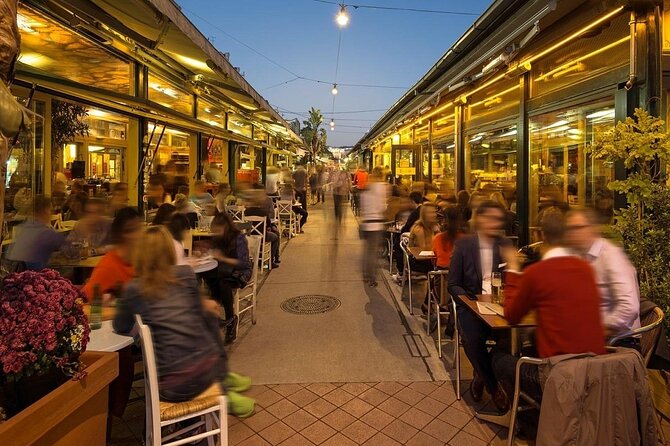 Fun & mobile scavenger hunt through Vienna - Stop 1: Albertina, where the game starts with famous art energy