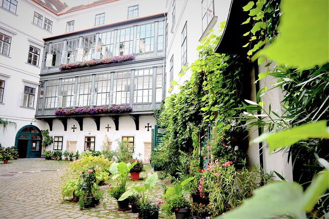 Gems of Vienna-Tour - The Guide Factor, Including Lisa Marie’s Mentioned Style