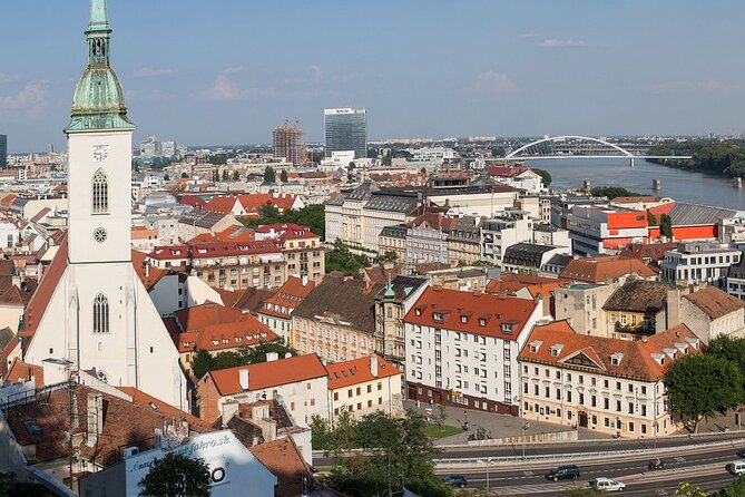 Group Half Day Tour from Vienna to Bratislava with a Local Guide - Two capitals, one guided half-day from Vienna