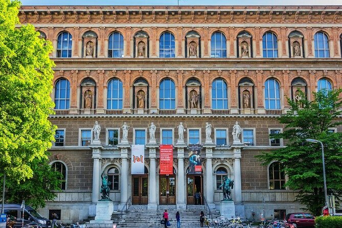 Historical Hitler Walking Tour of Vienna - Vienna, but with a missing piece you cannot ignore