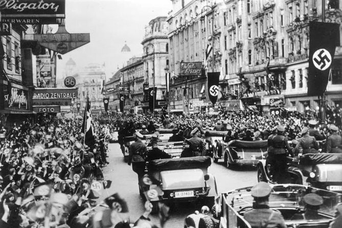 Historical Hitler Walking Tour of Vienna - Stop 3, Akademie der bildenden Kunste: Hitler’s rejection and the early story