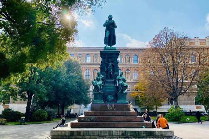 Hitler’s Vienna: A Self-Guided Tour - Getting oriented: start at Wien Westbahnhof, finish near the Academy