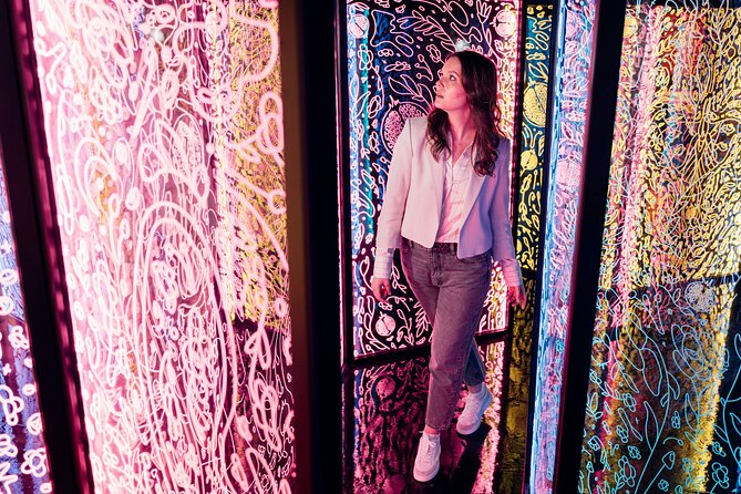 Ikono Vienna an Immersive Experience - The lively energy factor: how crowds and behavior can affect your visit