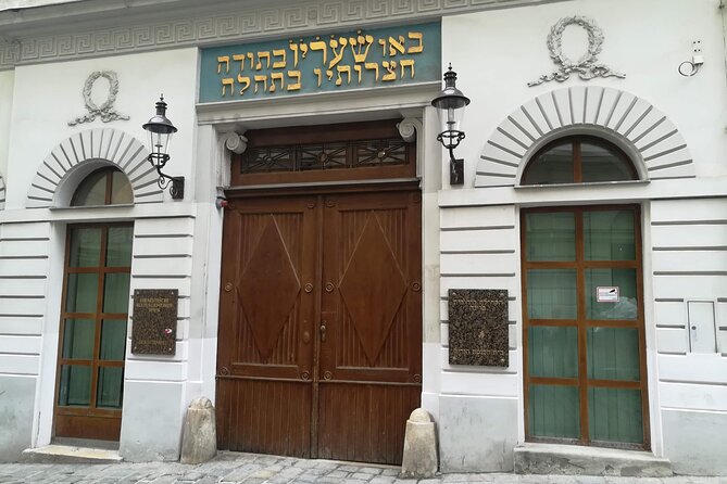 Jewish Vienna Walking Tour - Stop 1 at the City Temple infopoint: what you learn from what you cannot enter