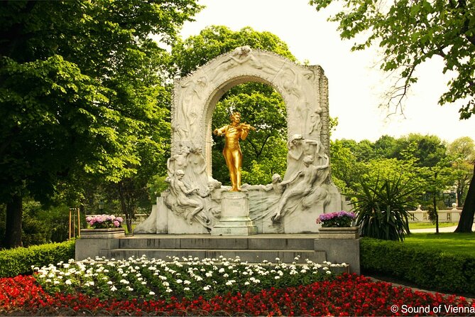 Kursalon Vienna: Strauss and Mozart Concert With Dinner - VIP seating and the upgrade: what you gain, what to double-check